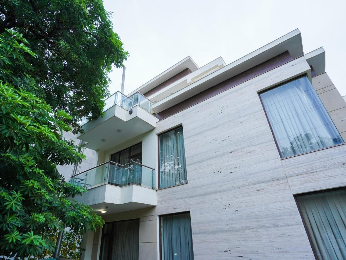 Lime Tree Hotel Sushant Lok Gurgaon Sector 29 Next To Iffco Chowk Metro エクステリア 写真