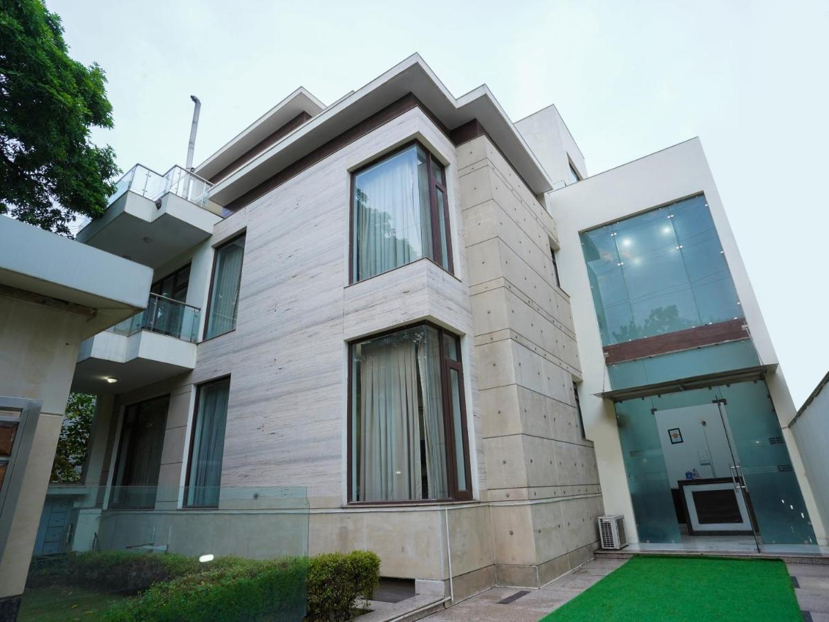 Lime Tree Hotel Sushant Lok Gurgaon Sector 29 Next To Iffco Chowk Metro エクステリア 写真