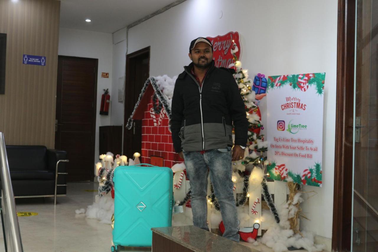 Lime Tree Hotel Sushant Lok Gurgaon Sector 29 Next To Iffco Chowk Metro エクステリア 写真