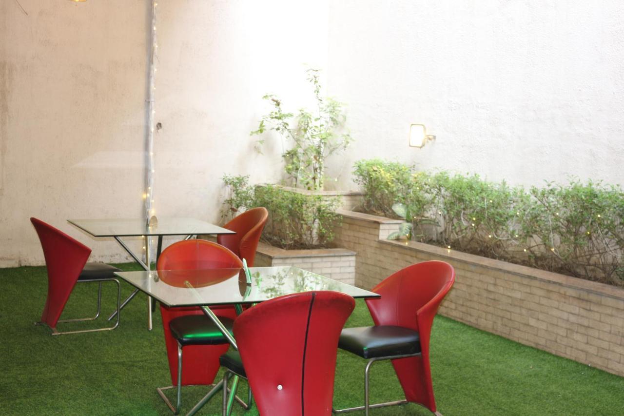 Lime Tree Hotel Sushant Lok Gurgaon Sector 29 Next To Iffco Chowk Metro エクステリア 写真