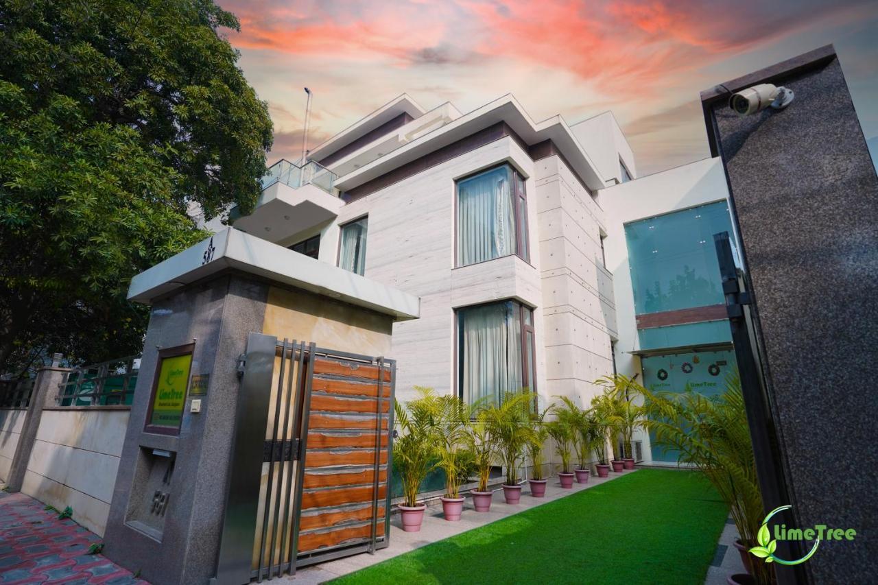 Lime Tree Hotel Sushant Lok Gurgaon Sector 29 Next To Iffco Chowk Metro エクステリア 写真